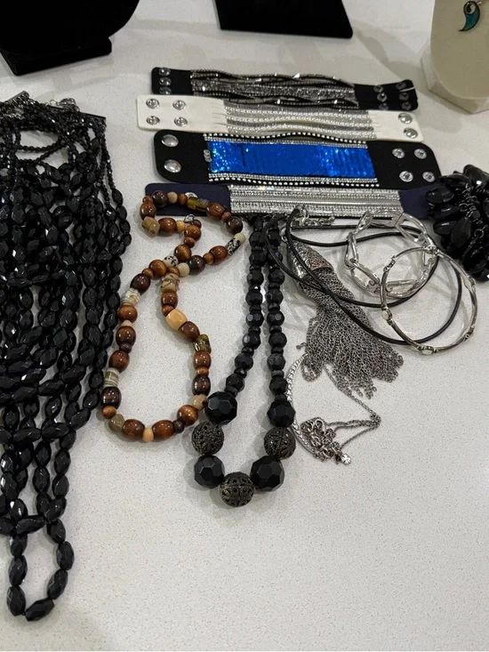 BOHO Meets GOTH Meets BLING Mixed 2# Bag of Jewelry - Picture 7 of 11